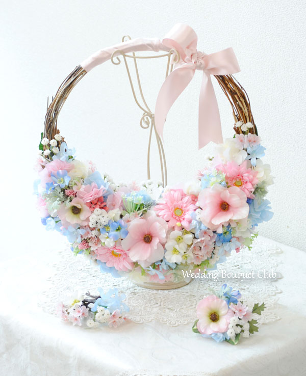 リースブーケ・青い小花とピンクの花が可愛い|ウェディングブーケ