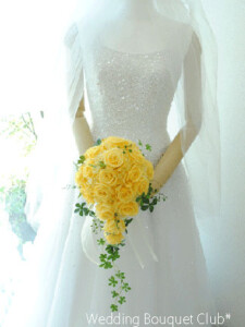 p025-12-2 プリザーブドフラワーのキャスケードブーケ